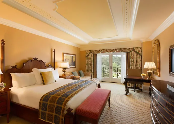 One-Bedroom King Suite